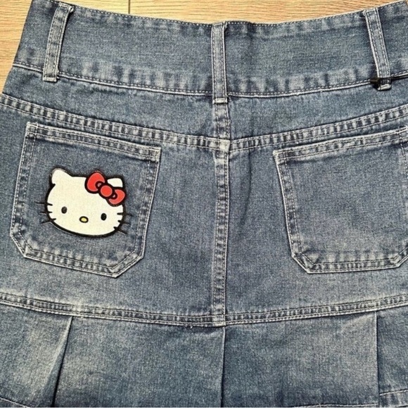 Hello Kitty x SHEIN Denim Pleated Skirt - Picture 4 of 5